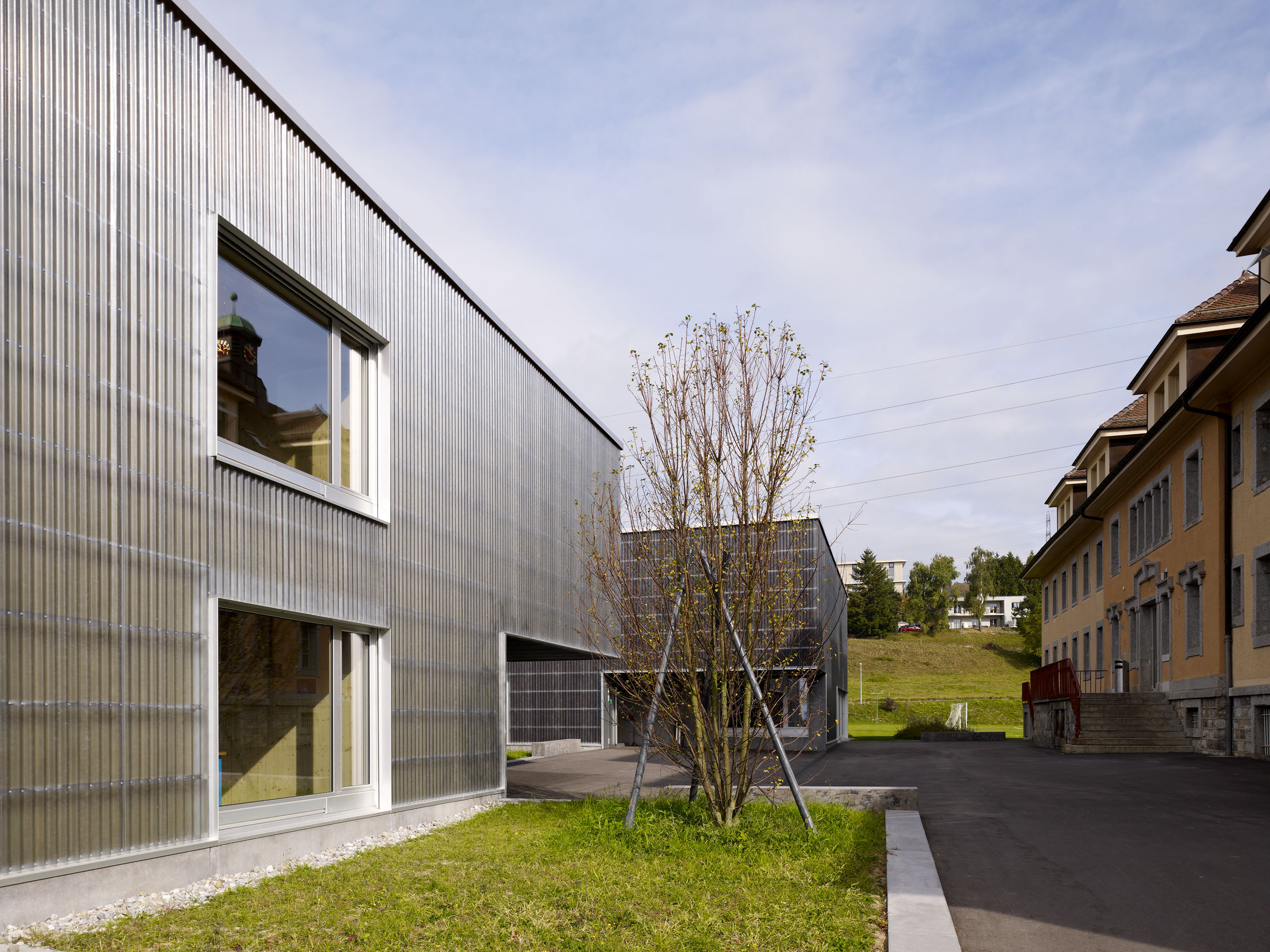 E09270 P45 024583 j2560